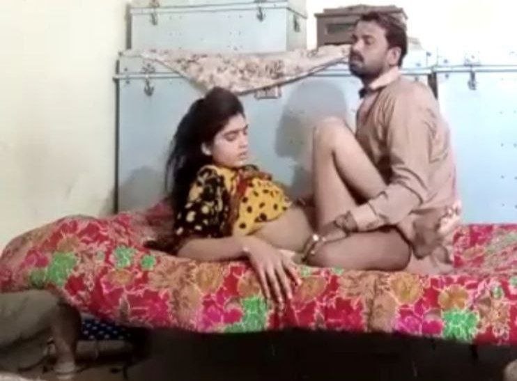 বাংলা ভিডিও কথা সহ ভাবিকে পটিয়ে চুদিয়ে নিলো 👍🥶