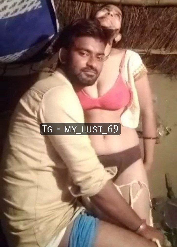 একেবারে অরিজিনাল বাংলা গ্রামের ভিডিও। গার্লফ্রেন্ডকে লুকিয়ে খেলার ভিডিও 🥶